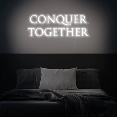 Conquer Together Insegna al neon