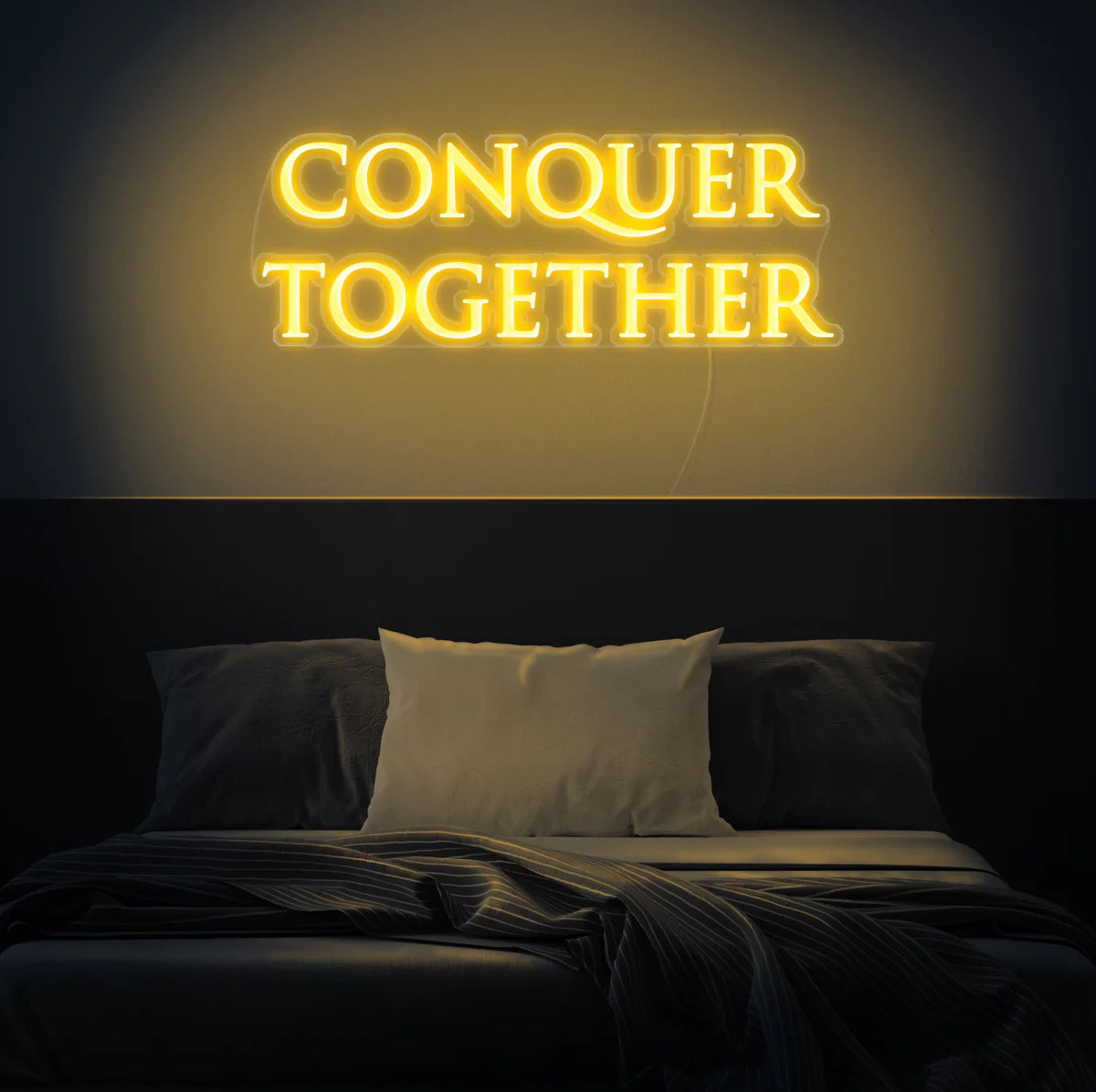 Conquer Together Insegna al neon